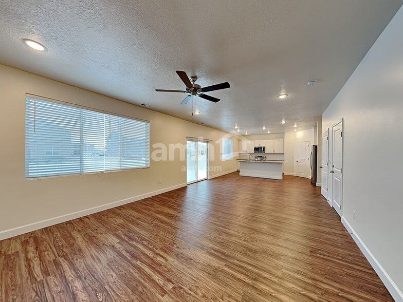 Building Photo - 301 N Gibbons Ln