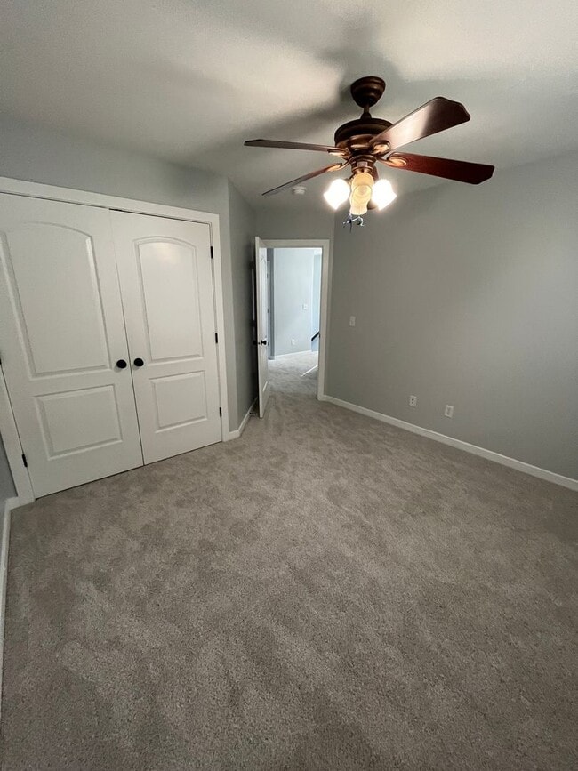 Building Photo - Rent Reduction & HOA Included! Call Today!...