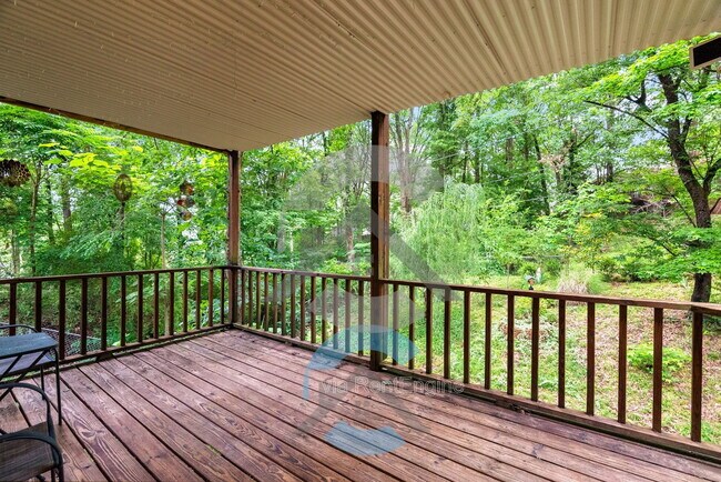 Building Photo - 10 Sweet Gum Ct