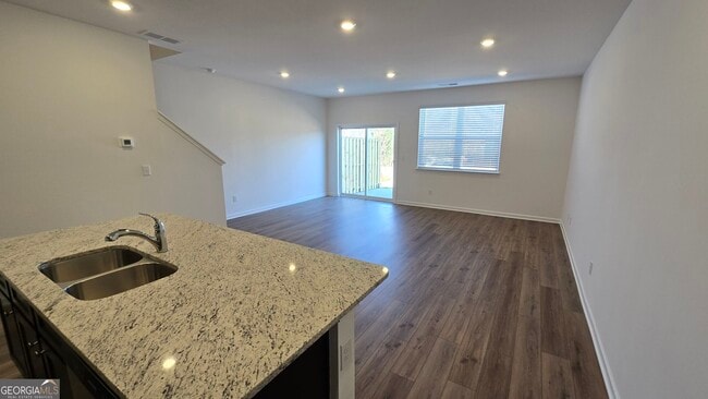 Building Photo - 209 Kenoot Dr