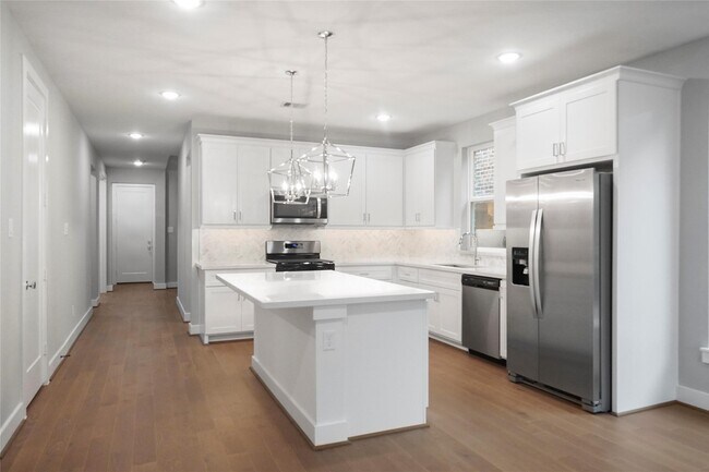 Building Photo - 6424 Cebra St