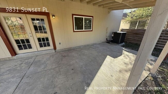 Building Photo - 9831 Sunset Pl