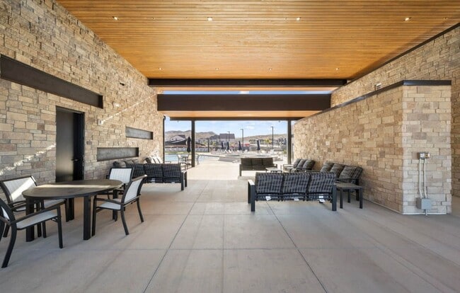 Building Photo - 2129 Wolverine Wy