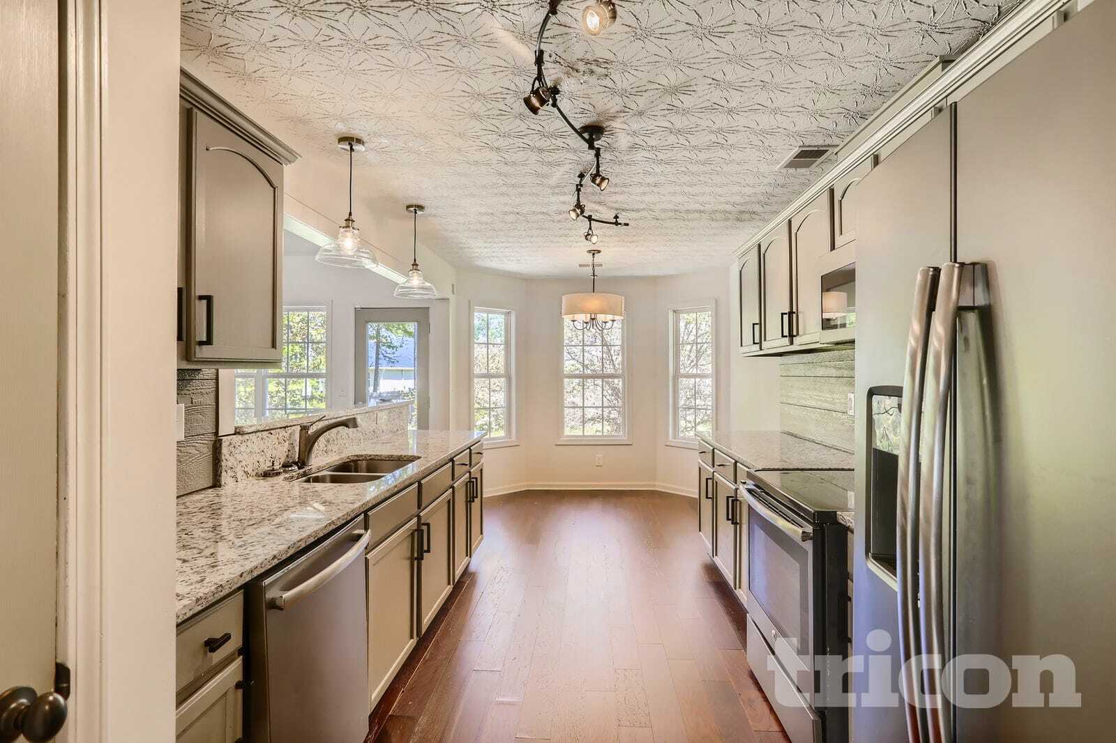 Building Photo - 2500 Huntington Dr