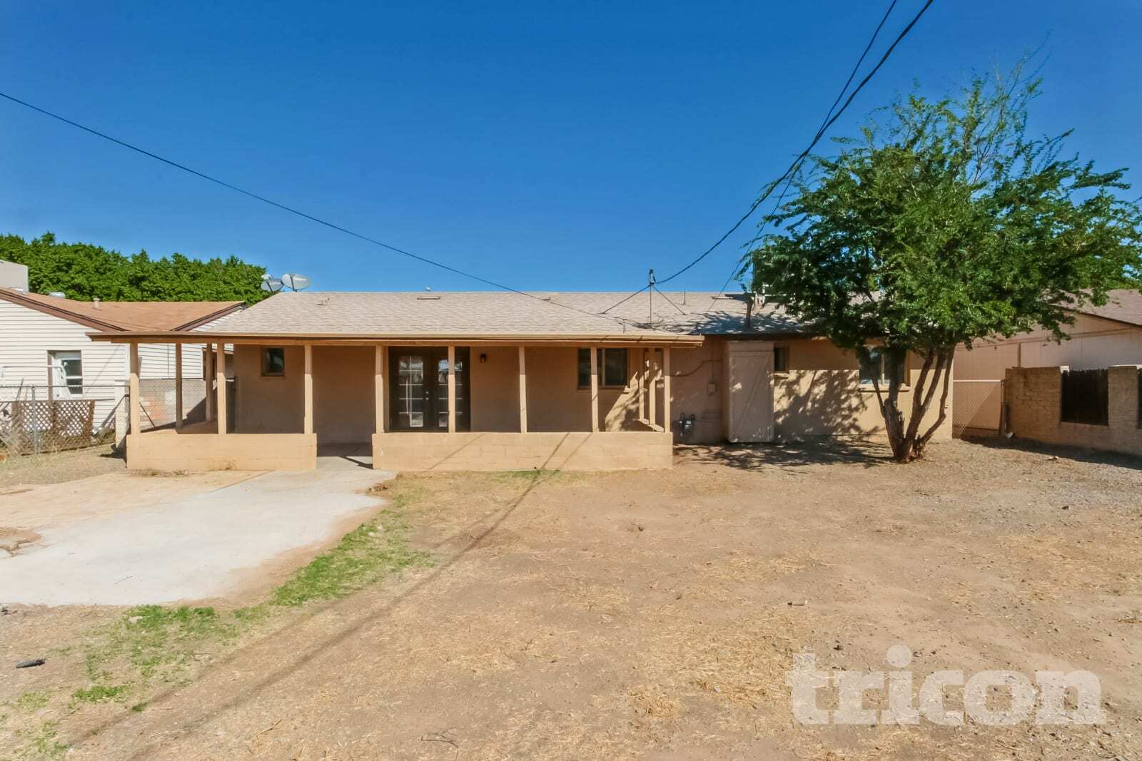 Building Photo - 5017 W Sierra Vista Dr