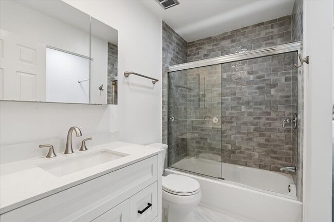 Building Photo - Fully Renovated 2B/2B unit in Old Forge Cr...
