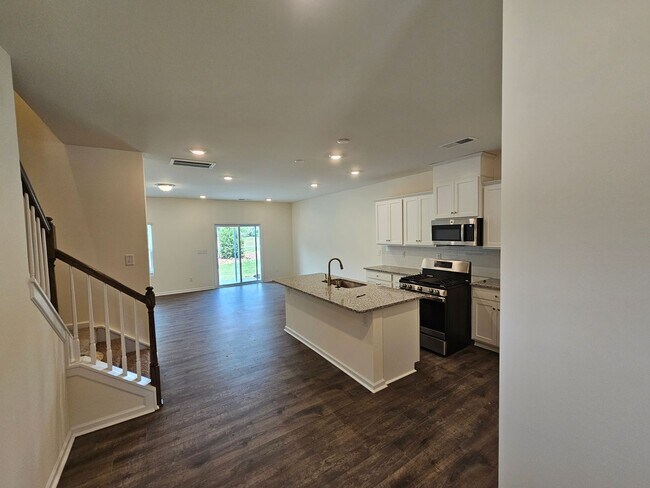 Building Photo - 6031 Rizer Dr