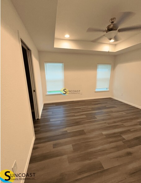 Building Photo - 8 Hemlock Cir Ln
