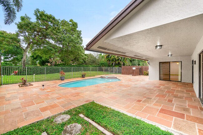 Building Photo - 21011 Windemere Ln