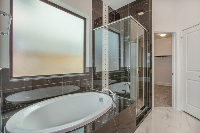 Building Photo - 15018 Bonham Shore Dr