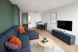 Building Photo - 1660 N La Salle Dr