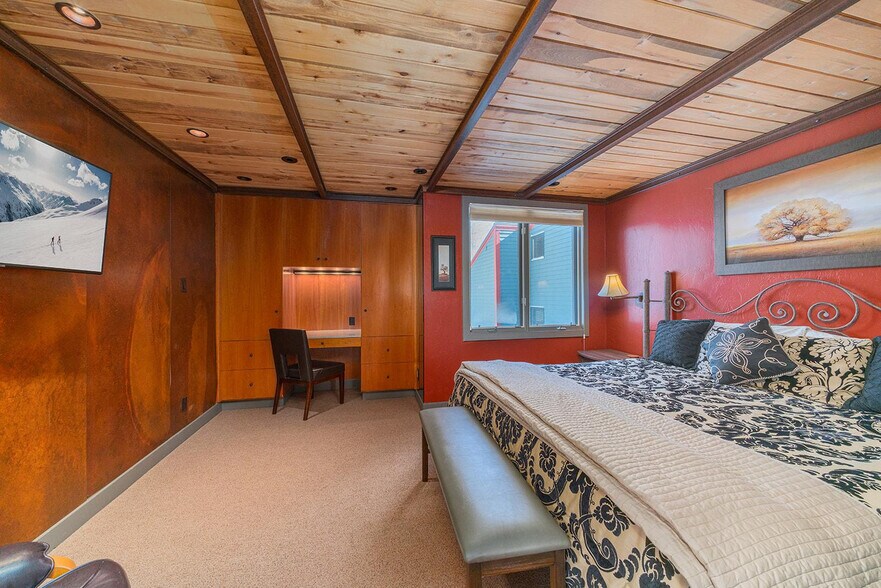 Building Photo - 747 W Pacific Ave