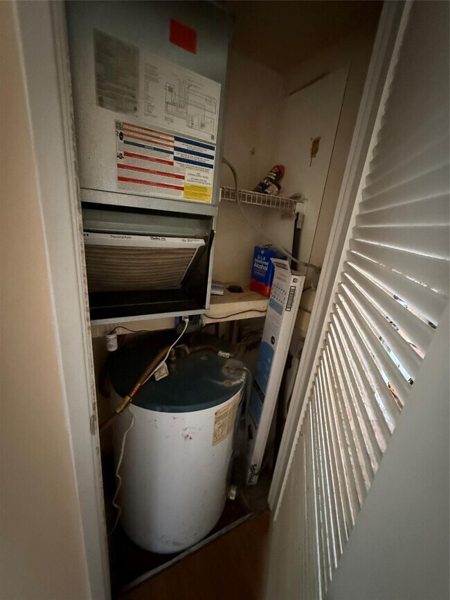 Building Photo - 3575 Brokenwoods Dr