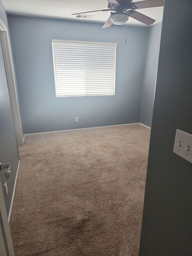 Building Photo - 4-Bedroom Gated Community in Riverside