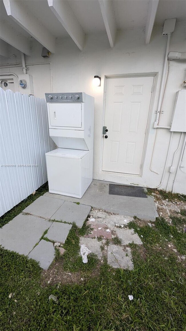 Building Photo - 26700 SW 138th Ct