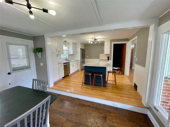 Building Photo - 30 Althea Dr