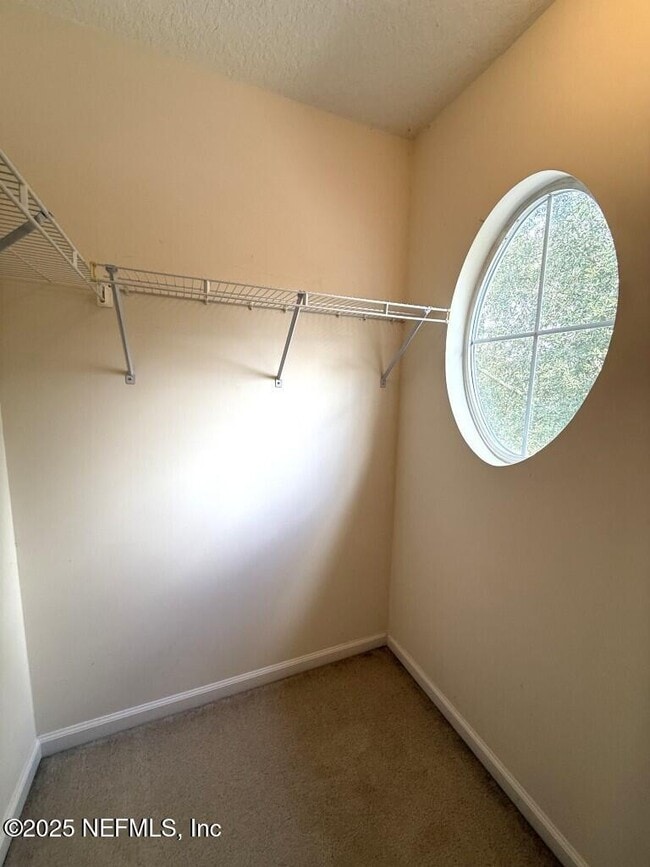 Building Photo - 516 Hopewell Dr