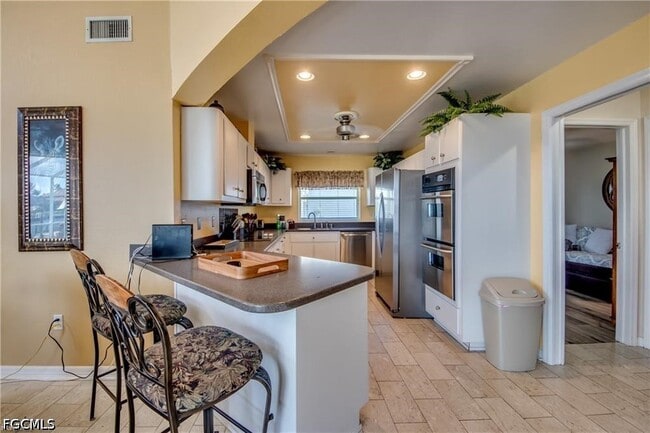 Building Photo - 2720 SW 51st St