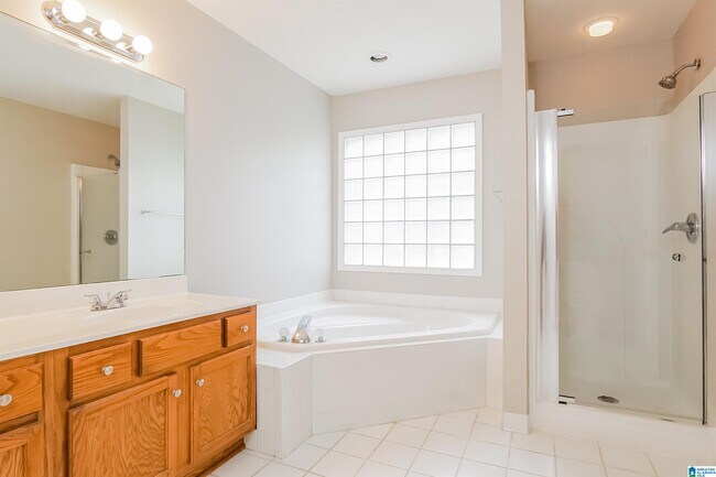 Building Photo - 101 Red Oak Dr