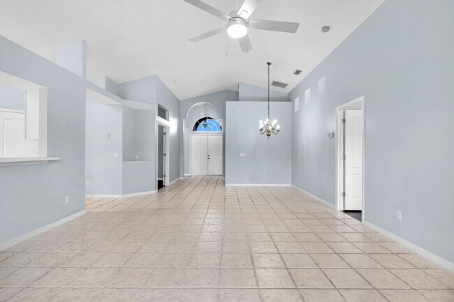 Building Photo - 2340 Commodores Club Blvd