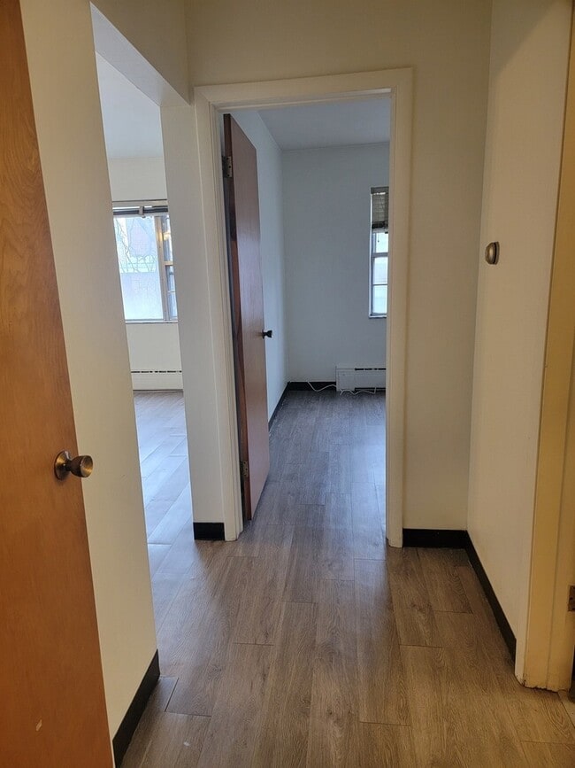 Building Photo - 144 Ann St