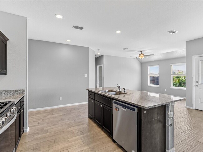 Building Photo - 2225 Blythwood Trail