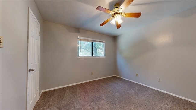 Building Photo - 1002 Verde Dr
