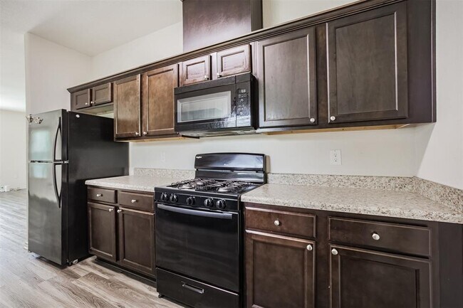 Building Photo - 10310 Chesterfield Dr