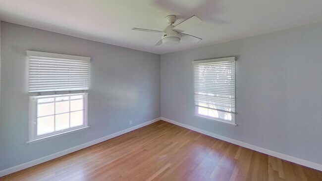 Building Photo - 270 La Verne Ave