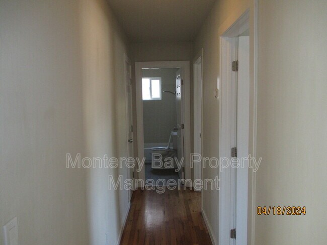 Building Photo - 1589 Soto St