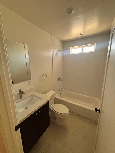 Building Photo - 414 Firmin St