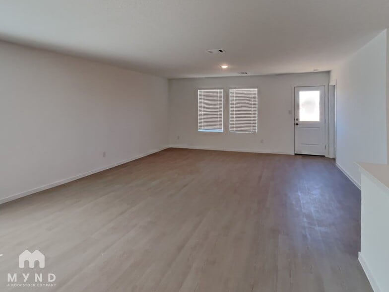 Building Photo - 340 Pacific Waters