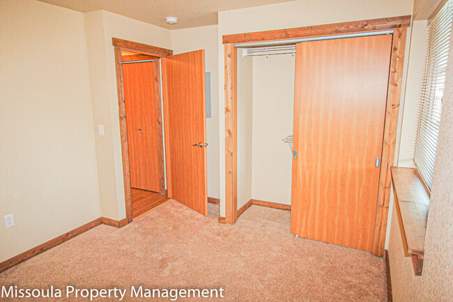 Building Photo - 555 S Catlin St