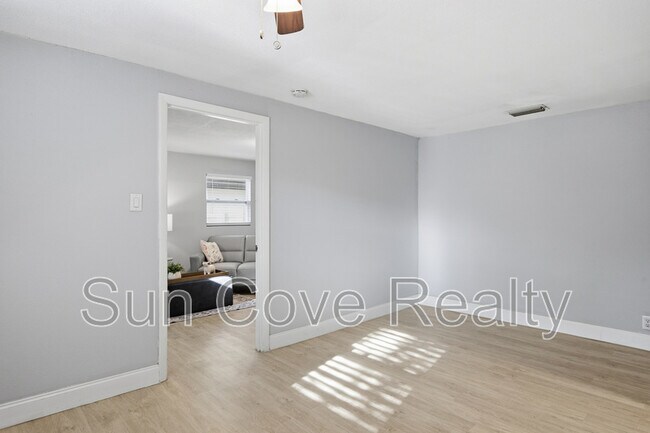 Building Photo - 2815 N Taliaferro Ave
