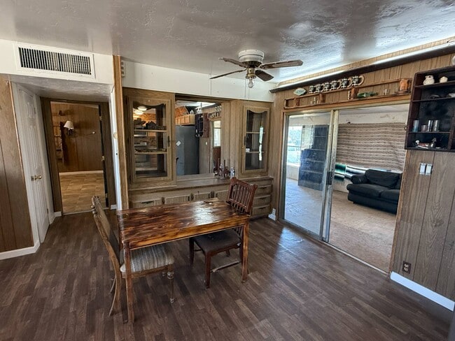 Building Photo - 8221 S Taylor Ln