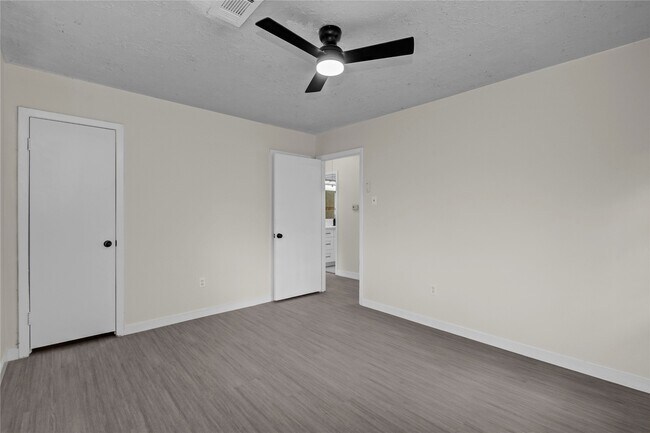 Building Photo - 7329 Gleason Rd