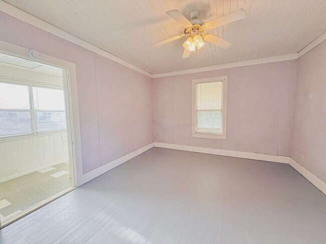 Building Photo - 218 Seamarge Ln