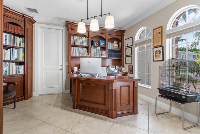 Building Photo - 16251 Bristol Pointe Dr