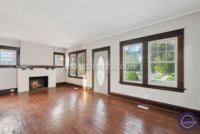 Building Photo - 1525 Waverly Ave