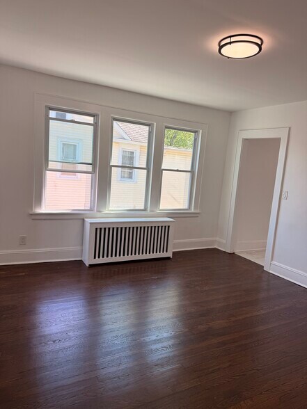 Building Photo - 103 Fox St