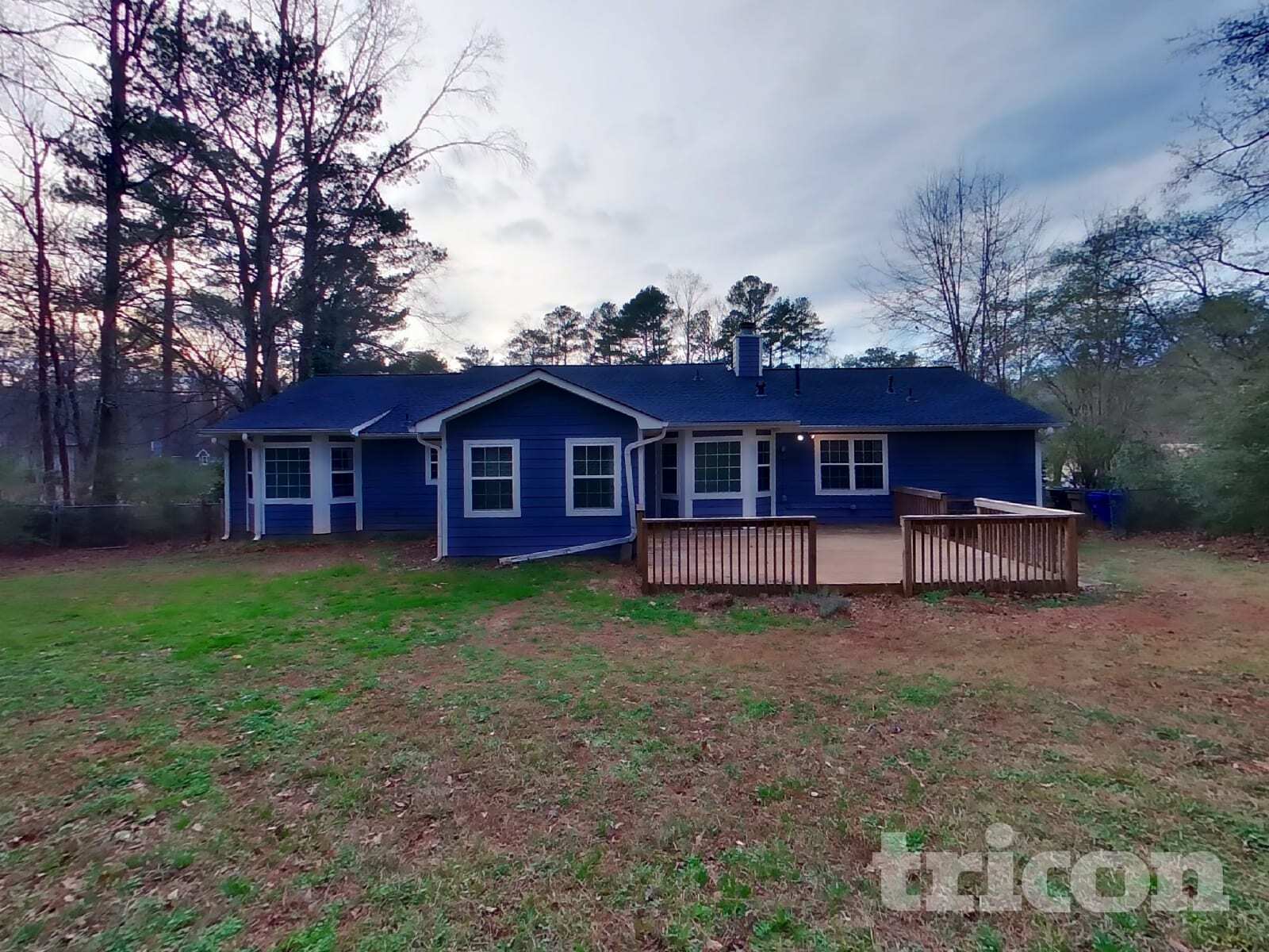 Building Photo - 211 Robin Ln