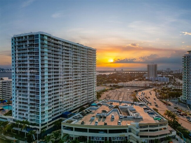 Building Photo - 7601 E Treasure Dr