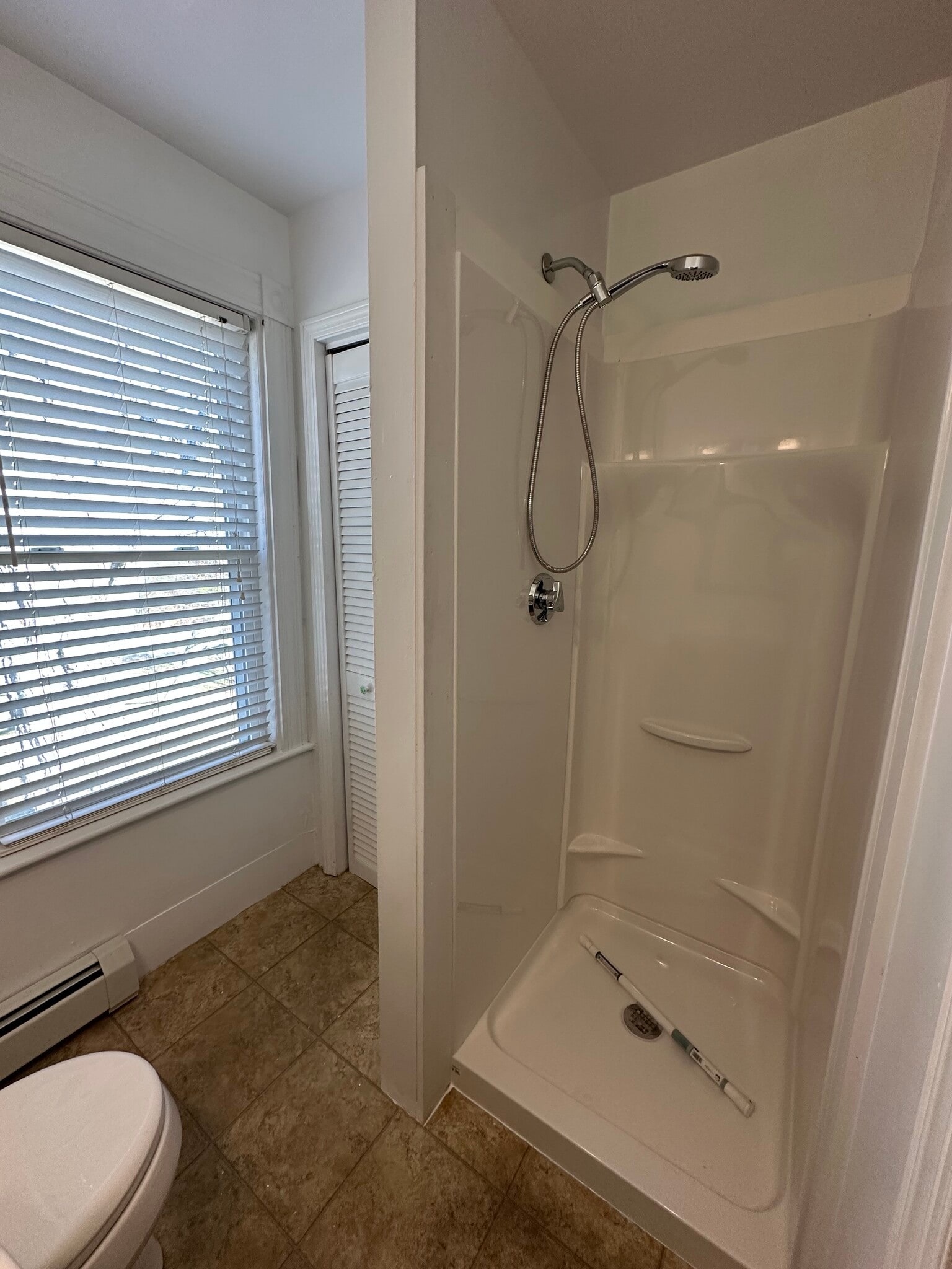 Building Photo - 7 Bell Ave