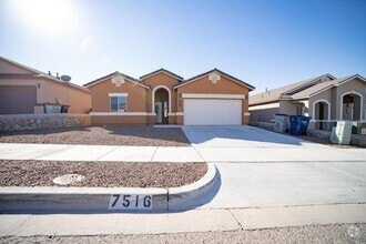 Building Photo - West El Paso 4 bed Refrig A/C