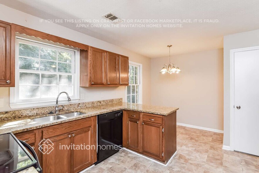 Building Photo - 635 Noell Way NW