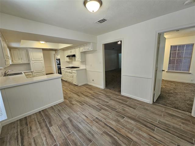 Building Photo - 2220 Eastwood Dr