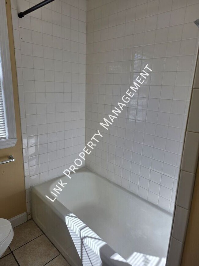 Building Photo - 129 N Moore Rd