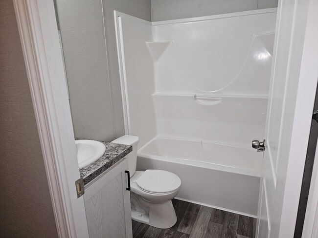 Building Photo - 855 W Jefferson St