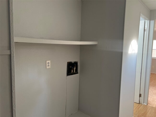 Building Photo - 13207 Captain Cir