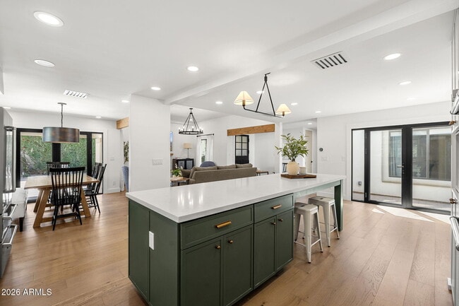 Building Photo - 7602 E Vía Del Reposo